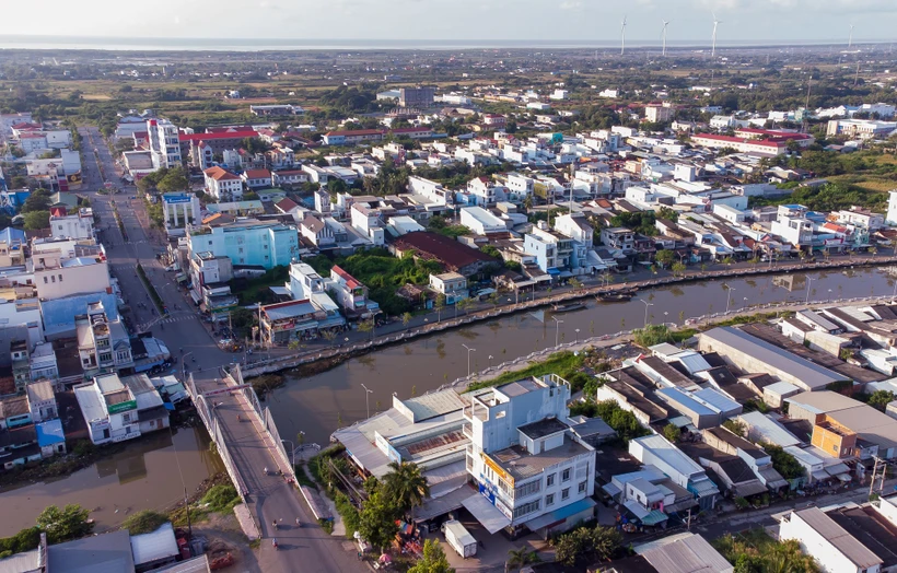 អនុវត្តប្រកបដោយប្រសិទ្ធភាពនូវកម្មវិធីគោលដៅជាតិសម្រាប់ការអភិវឌ្ឍសេដ្ឋកិច្ច-សង្គមនៅតំបន់ជនជាតិភាគតិច និងតំបន់ភ្នំ ដំណាក់កាល ២០២១ - ២០៣០ ដំណាក់កាលទី ១ (២០២១ - ២០២៥) មុខមាត់ថ្មីទីរួមខេត្ត វិញចូវ (សុកត្រាំង) កាន់តែមានភាពរីកចម្រើនពីមួយថ្ងៃទៅមួយថ្ងៃ។ រូបថត៖ អានហៀវ