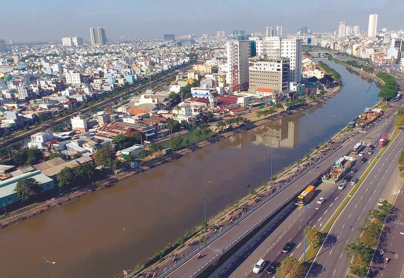 ព្រែក តៅហូ - បេនងា ហូរកាត់តំបន់ខណ្ឌ ៥ ខណ្ឌ ៨ (ទីក្រុង ហូ ជីមិញ) សព្វថ្ងៃនេះ