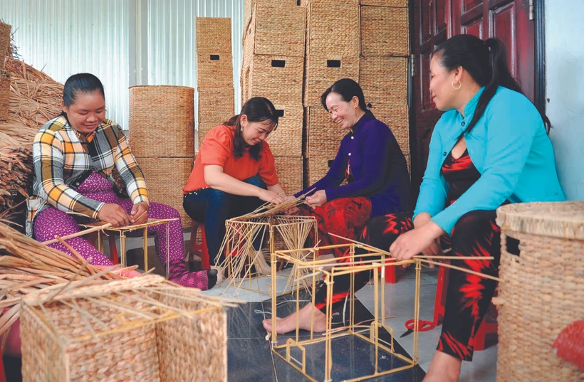 ការបណ្ដុះបណ្ដាលវិជ្ជាជីវៈស្របតាមតម្រូវការរបស់សិក្ខាកាម ផ្សារភ្ជាប់ជាមួយសក្ដានុពល ឧត្តមភាពនៃមូលដ្ឋាន ផ្តើមពីនោះបង្កើតឱកាសជូនកូនក្មួយរបស់បងប្អូនជនជាតិ ខ្មែរ បន្ទាប់ពីបញ្ចប់ការសក្សាវិជ្ជាជីវៈរួចរាល់អាចយកទៅអនុវត្តចំណេះដឹងទាំងឡាយដែលបានសិក្សាភ្លាមៗ ដើម្បីអភិវឌ្