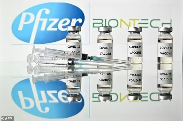 វ៉ាក់សាំងរបស់ក្រុមហ៊ុន Pfizer និង Moderna ត្រូវរំពឹងថានឹងត្រូវដាក់ពាក្យសុំការអនុញ្ញាតប្រើប្រាស់បន្ទាន់នៅ សហរដ្ឋអាម៉េរិក