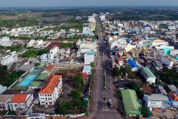 សុកត្រាំង ជាខេត្តមួយដែលមានបងប្អូនជនជាតិភាគតិចរស់នៅច្រើន (ស្មើនឹង ៣៥,៤៤% នៃចំនួនប្រជាជនក្នុងខេត្ត) ក្នុងនោះ ជនជាតិ ខ្មែរ មានចំនួនស្មើ ៣០,១៩% ដែលរស់នៅលាយឡំគ្នាជាមួយជនជាតិ គិញ (វៀត ណាម) ចិន។ល។ ស្ទើរតែគ្រប់ទីកន្លែងតាមស្រុក ទីរួមខេត្ត ទីក្រុង។ រូបថត៖ កាសែតរូបភាពជនជាតិនិងតំបន់ភ្នំ/ទីភ្នាក់ងារសារព័ត៌មានវៀតណាម