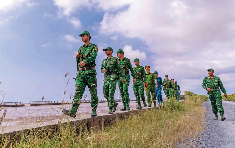 ដើម្បីបង្ការ រកឃើញនិងចាត់ការឧក្រិដ្ឋជនទាន់ពេលវេលាកម្មាភិបាល យុទ្ធជនប៉ុស្តិ៍ការពារព្រំដែន ឡាយហ្វា សហការជាមួយកងកម្លាំងនគរបាល កងសេនាជនយាមល្បាត ត្រួតពិនិត្យភូមិសាស្ត្រព្រំដែនសមុទ្រទីរួមខេត្ត វិញចូវ ជាប្រចាំ